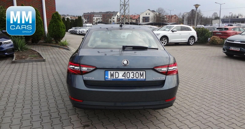 Skoda Superb cena 76850 przebieg: 194300, rok produkcji 2019 z Sandomierz małe 191